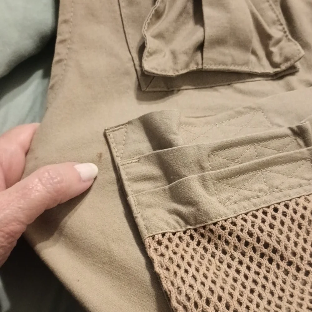 Vintage Banana Republic 1980's Men's Multi-Pocket Fishing/Utility Vest in Khaki